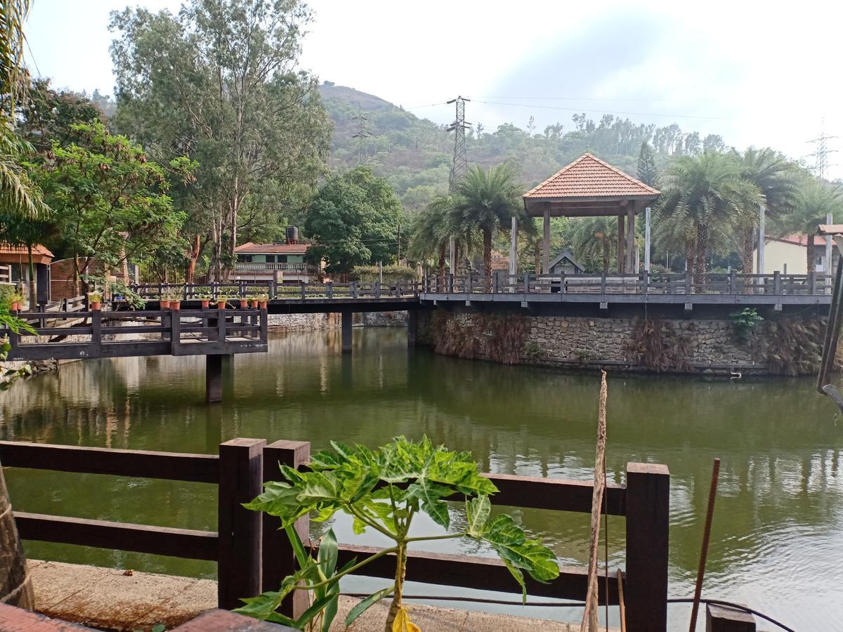 Mystica Resort Lonavala Extérieur photo