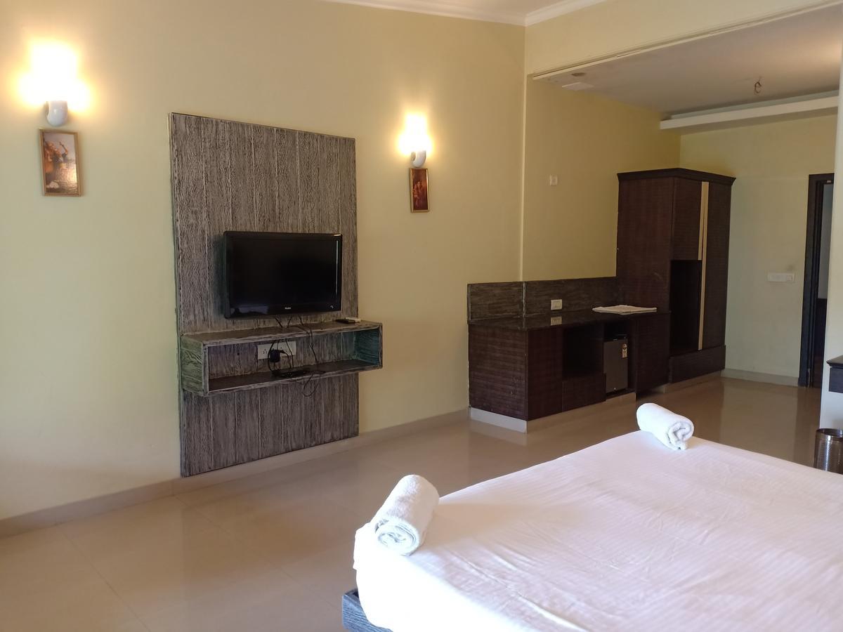 Mystica Resort Lonavala Extérieur photo