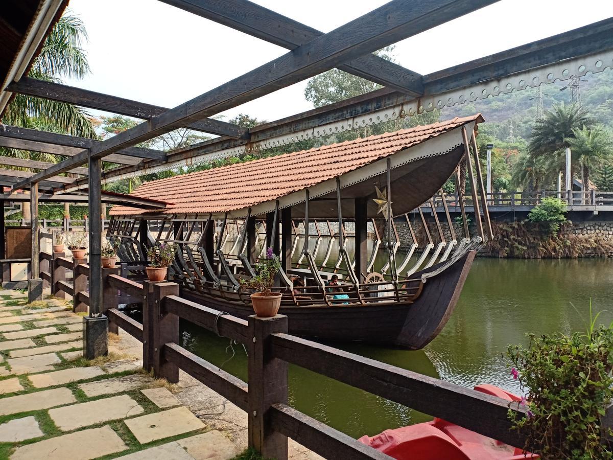 Mystica Resort Lonavala Extérieur photo